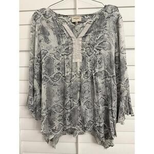 Haute Hippie tribe snakeskin print women’s blouse bell sleeve size Large